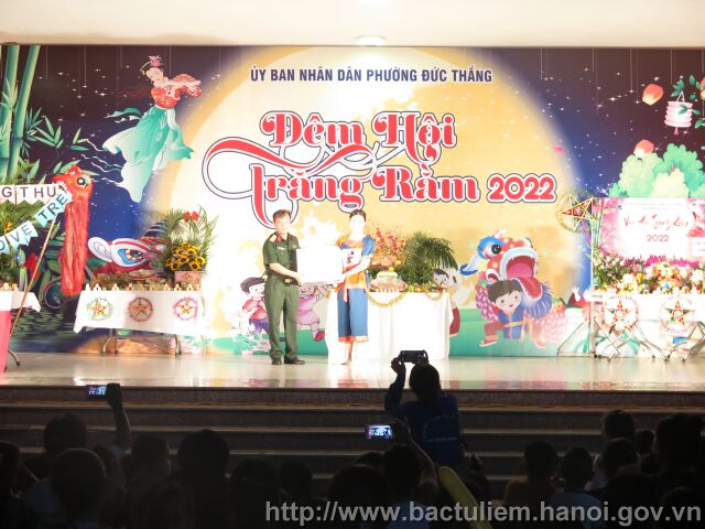 Thiếu nhi phường Đức Thắng vui Tết trung thu