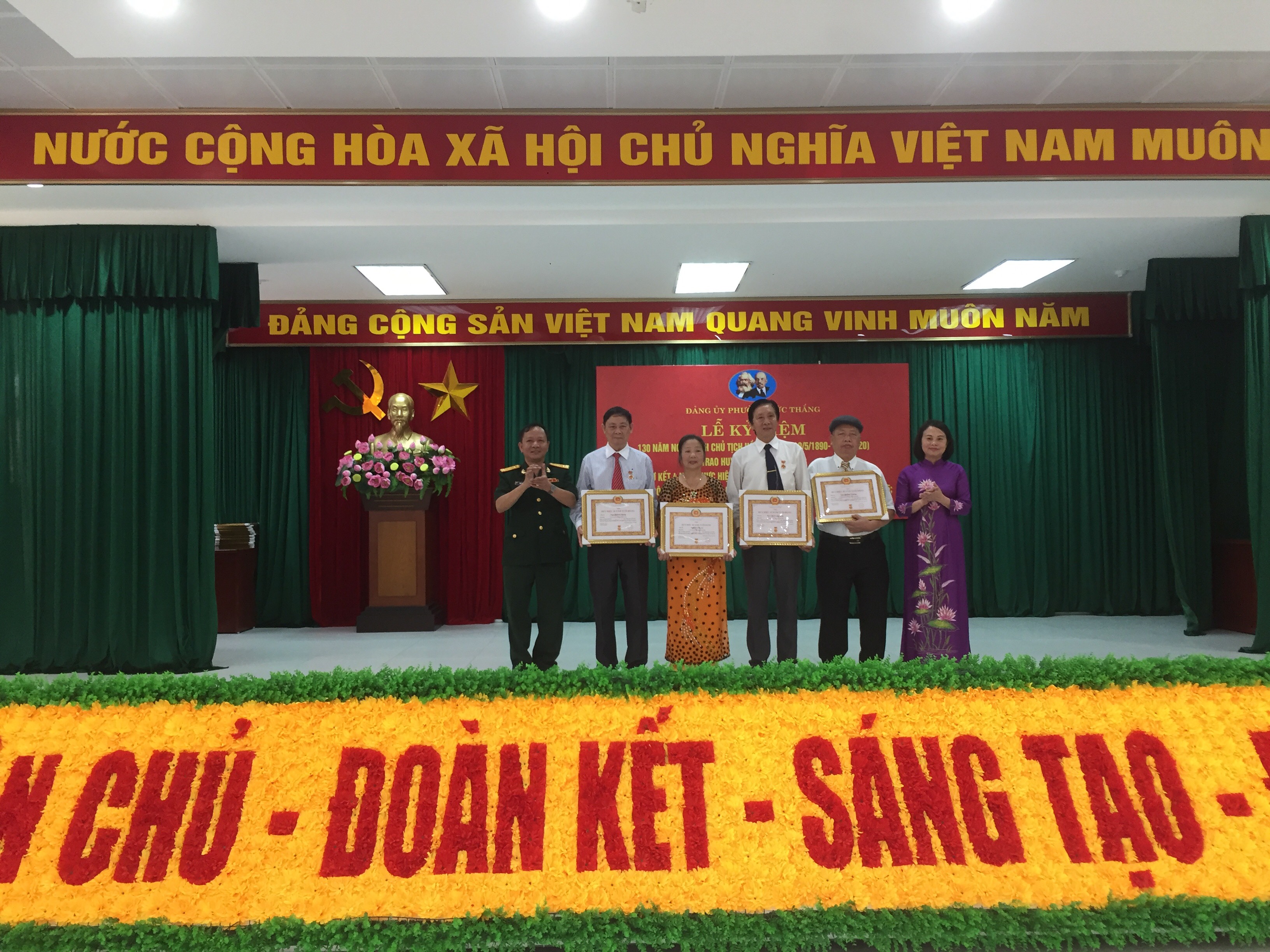 Đảng ủy phường Đức Thắng tổ chức Lễ kỷ niệm 130 năm Ngày sinh Chủ tịch Hồ Chí Minh (19/5/1890-19/5/2020)
